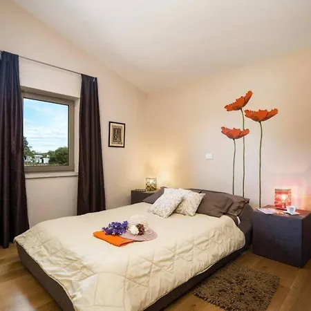 Sunny Summer House 4* Villa