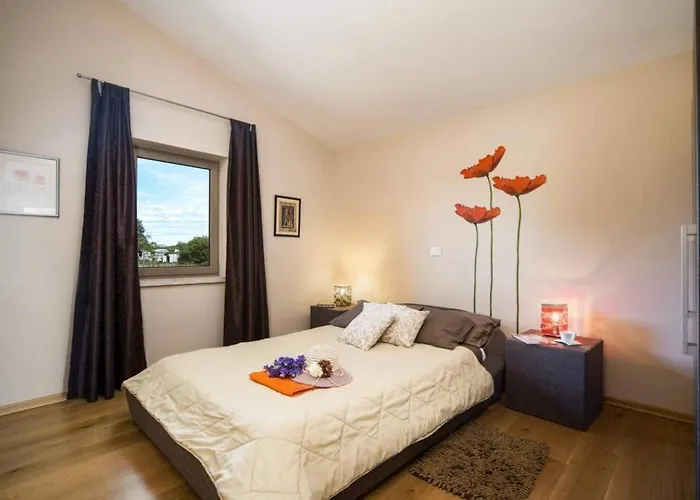 Sunny Summer House 4* Villa